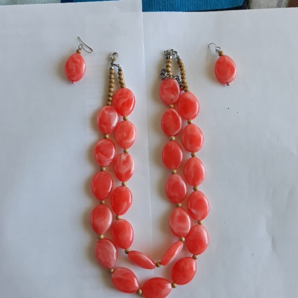 2 piece necklace with earrings.